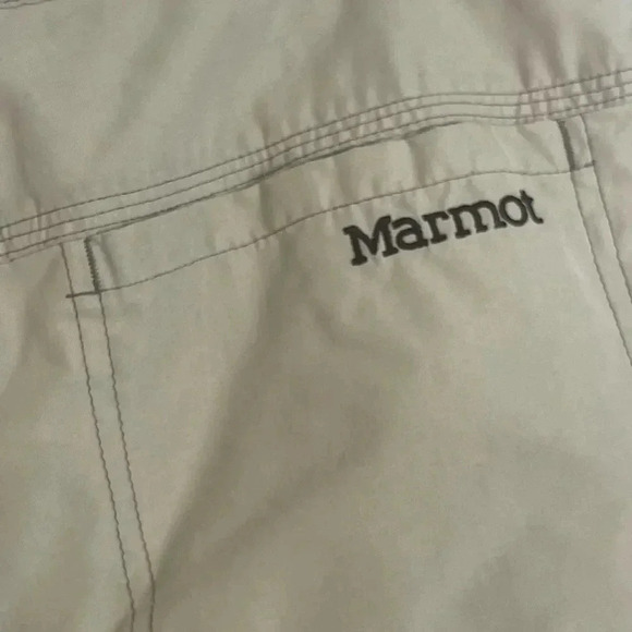 Marmot Beth Rodden Women's Sz 8 Capri Pants Hiking Khaki Polyester Nylon Outdoor - Picture 7 of 8